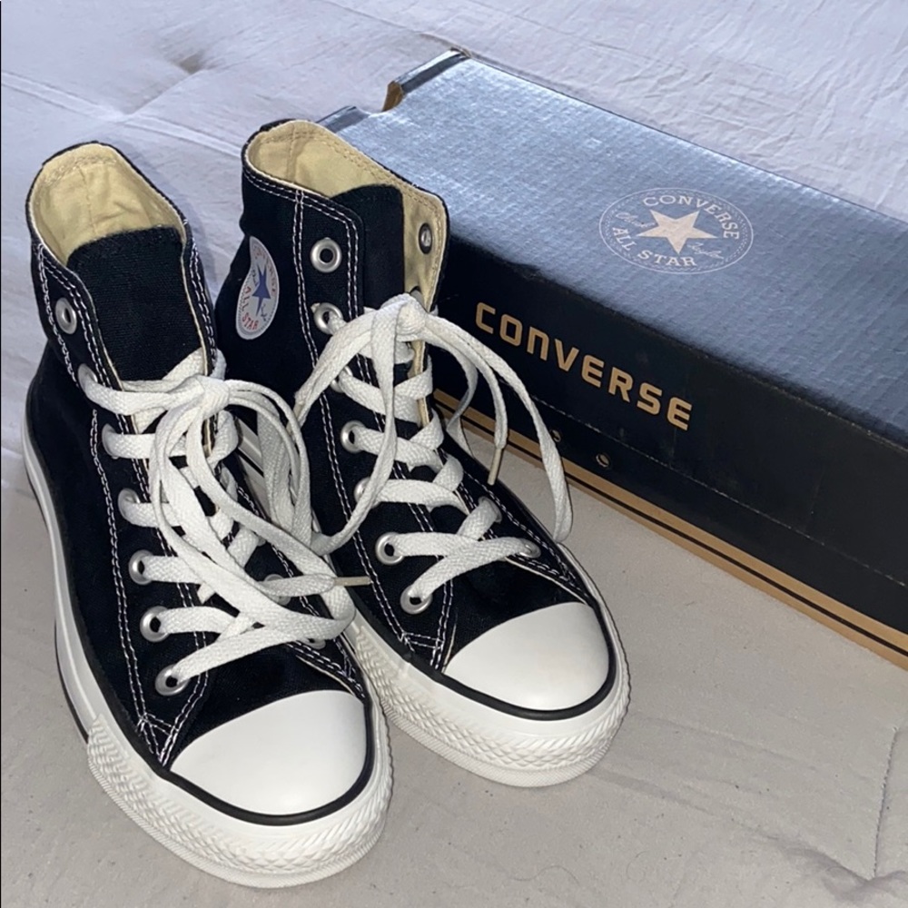 BRAND NEW Women’s High Top Converse